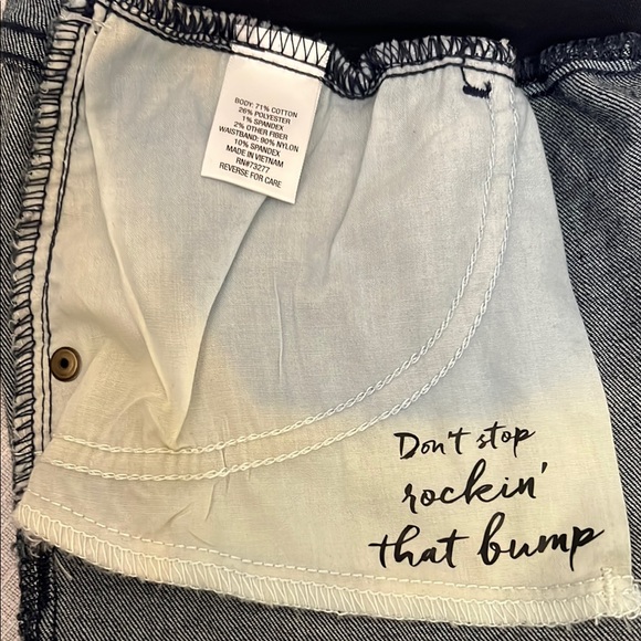 a:glow Maternity Denim Shorts - Picture 7 of 8